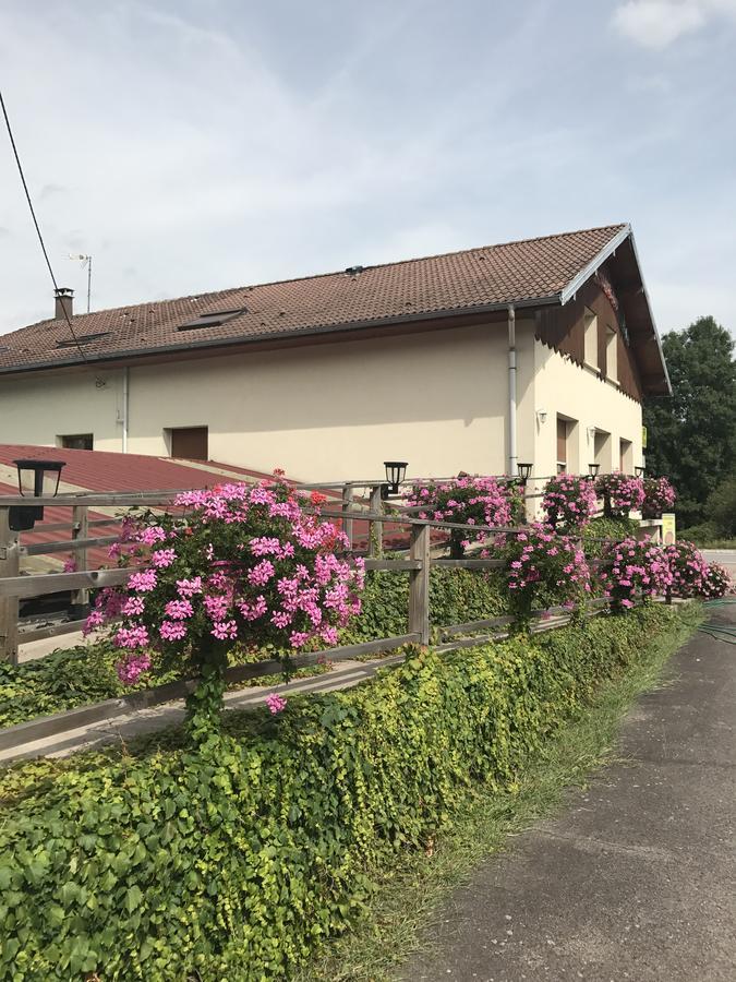 Logis Auberge De La Poirie Tendon Kültér fotó